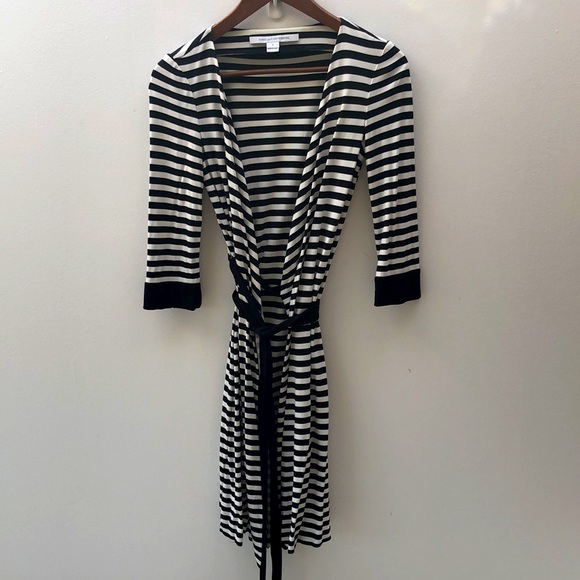 DVF Wrap dress, size 2 - Picture 2 of 5
